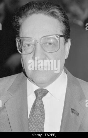 Moscou, URSS - 26 décembre 1990 : député du peuple de l'URSS, l'Union soviétique et de l'économiste russe Pavel Grigorievitch Bunich au 4e Congrès des députés du peuple de l'URSS Banque D'Images