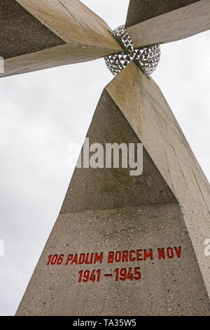 Mirna, la Slovénie - 29 décembre 2018. Détail d'une Yougoslavie communiste époque seconde guerre mondiale mémorial à Mirna connu comme le Monument aux morts sur Banque D'Images