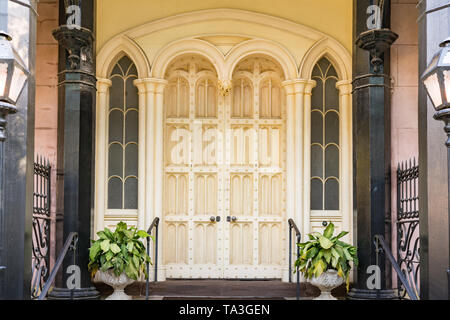 Entrée de l'église ornée de Savannah en Géorgie Banque D'Images