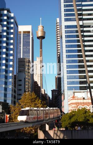 À l'intérieur du centre-ville de Sydney pendant une chaude journée de la fin de l'été australien Banque D'Images