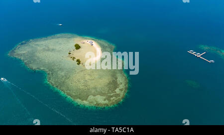 Les palétuviers sur les atolls. Seascape avec les récifs coralliens et les lagons. Honda Bay,Philippines,vue aérienne, Banque D'Images