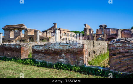 Maison des chars (Caseggiato Degli Aurighi) au site archéologique de la ville romaine d'Ostia Antica, l'ancien port de la cit Banque D'Images