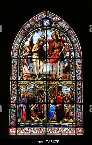 Baptême de Jésus-Christ. Vitrail. Eglise Saint-Nizier de Lyon. Le Baptême du Christ. Les vitraux. L'église Saint-Nizier. Lyon. Banque D'Images