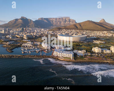 Vue aérienne sur la ville du Cap, Afrique du Sud, avec la Montagne de la table Banque D'Images