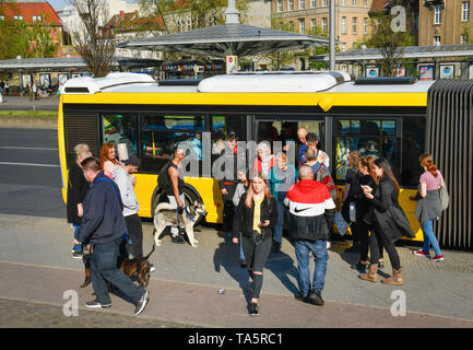 Arrêt de bus, vieille ville citadin ring, Spandau, Berlin, Allemagne, Bushaltestelle, Altstädter Ring, Deutschland Banque D'Images