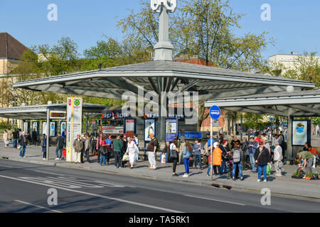 Arrêt de bus, vieille ville citadin ring, Spandau, Berlin, Allemagne, Bushaltestelle, Altstädter Ring, Deutschland Banque D'Images