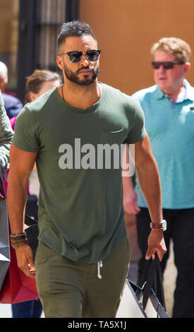 Rome, l'acteur britannique Ricky Whittle, promenades dans les rues de la capitale. Banque D'Images