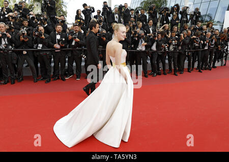 Dakota Fanning participant à la "Il était une fois à Hollywood' premiere pendant le 72e Festival du Film de Cannes au Palais des Festivals le 21 mai 2019 à Cannes, France | dans le monde entier Banque D'Images