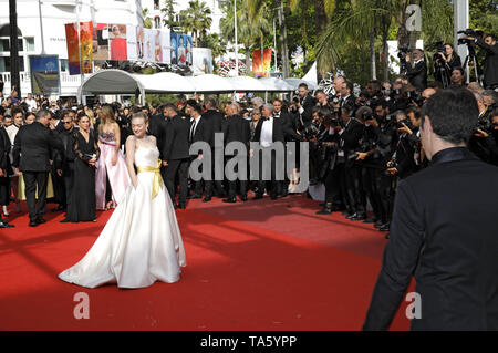 Dakota Fanning participant à la "Il était une fois à Hollywood' premiere pendant le 72e Festival du Film de Cannes au Palais des Festivals le 21 mai 2019 à Cannes, France | dans le monde entier Banque D'Images