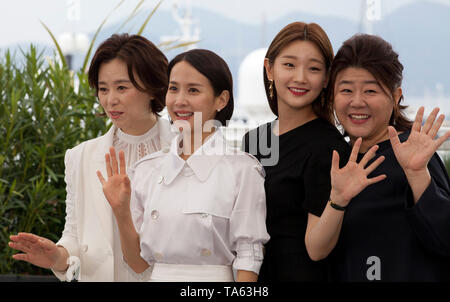 Cannes, France. 22 mai, 2019. Lee Jung-Eun, Parc soi-barrage, Cho Yeo-jeong Chang et Hyae-Jin au parasite appel photo film au 72e Festival de Cannes, le mercredi 22 mai 2019, Cannes, France. Crédit photo : Doreen Kennedy/Alamy Live News Banque D'Images