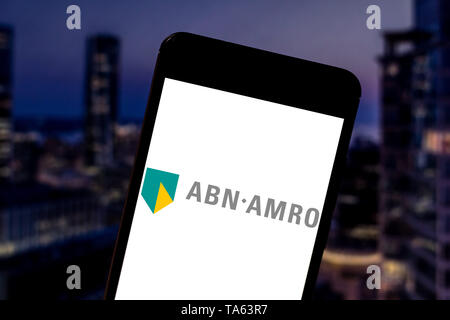 Le Brésil. 21 mai, 2019. Sur cette photo, illustration, l'ABN AMRO logo est vu affichée sur un smartphone. Credit : Rafael Henrique/SOPA Images/ZUMA/Alamy Fil Live News Banque D'Images