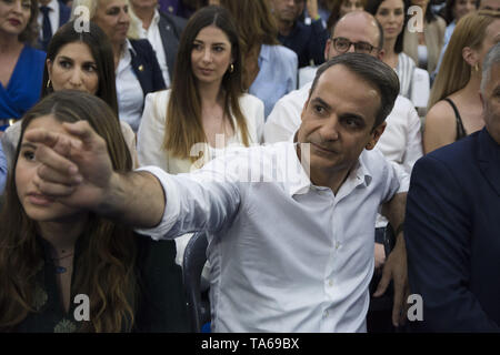 Athènes, Grèce. 22 mai, 2019. KYRIAKOS MITSOTAKIS, chef du parti conservateur Nouvelle démocratie traite de partisans. Nouvelle Démocratie fans ont assisté à la partie principale du rassemblement pré-électoral à Athènes en tant que Grecs vont voter pour le Parlement européen et les municipalités le 26 mai. Credit : Nikolas Georgiou/ZUMA/Alamy Fil Live News Banque D'Images
