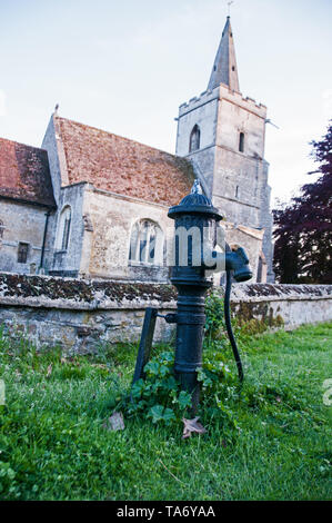L'église du village en coton, près de Cambridge, UK Banque D'Images