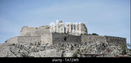 Vue panoramique de la Rocca Aldobrandesca dans le borgo médiéval de Castiglione d'Orcia, Toscane, Italie Banque D'Images