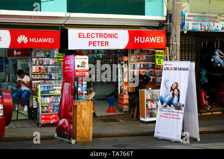 Électronique Peter Huawei magasin dans la zone de marché de l'électronique de contrebande, la Paz, Bolivie Banque D'Images
