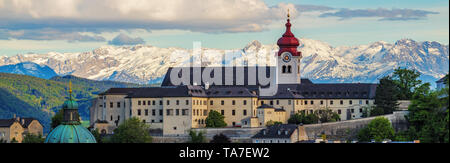 Vue de Salzbourg skyline at sunset Banque D'Images