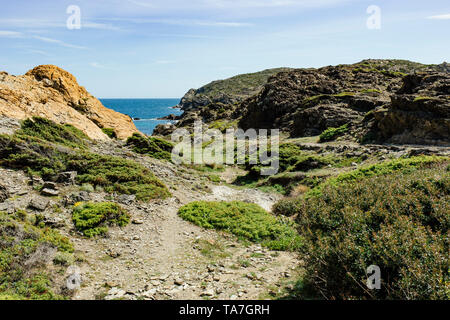 Randonnées de Cadaqués à Cap de Creus. La région, où Salvador Dalí vécut et qu'il était souvent dans ses peintures. Banque D'Images