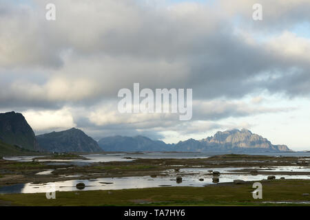 Près de Valberg. vue de la montagne Norvège lofoten vågakallen / / Banque D'Images