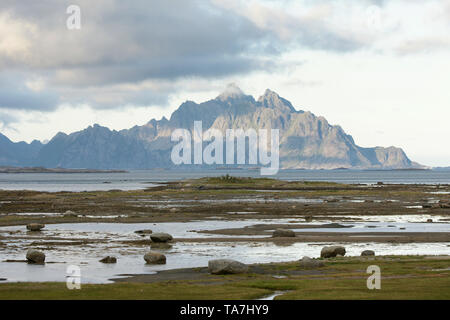 Près de Valberg. vue de la montagne Norvège lofoten vågakallen / / Banque D'Images