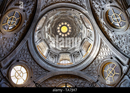 La chapelle du Saint Suaire, conçu par l'architecte Guarino Guarini à Turin, Italie. En 1997, la chapelle a été gravement endommagé par un violent incendie. Banque D'Images