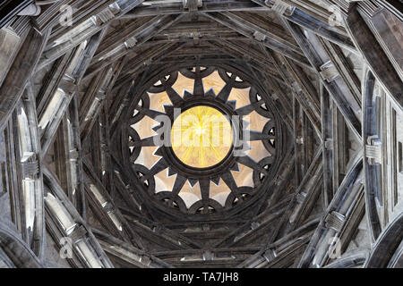 La chapelle du Saint Suaire, conçu par l'architecte Guarino Guarini à Turin, Italie. En 1997, la chapelle a été gravement endommagé par un violent incendie. Banque D'Images