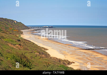 Une vue de la plage à l'est de Cromer, sur la côte nord du comté de Norfolk de Overstrand, Norfolk, Angleterre, Royaume-Uni, Europe. Banque D'Images