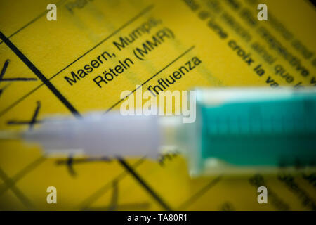 La rougeole, carnet de vaccination, vaccination, photo symbolique Masern, Impfbuch Symbolfoto Impfung, Banque D'Images