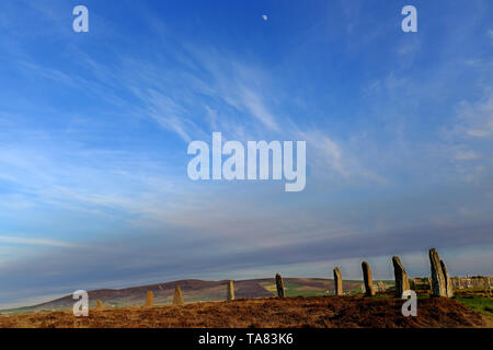 Orkney Islands, Mainland, les menhirs néolithiques de l'anneau de Shetlands au coucher du soleil l'Écosse 8 mai - 19 mai. Voyage à travers l'Écosse Foto Samantha Z Banque D'Images