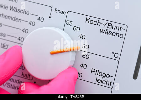 Lave-linge, un bouton de couleur 30 degrés, Klimaanlage, Knopf, Buntwäsche 30 Grad Banque D'Images