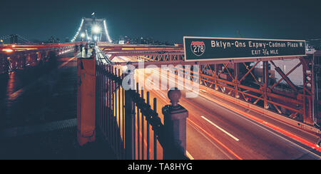 Pont de Brooklyn avec Brooklyn-Queens Expressway I-278, couleur tonique photo, New York City, USA. Banque D'Images