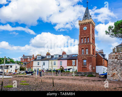 Chalets de pêche et la tour de l'horloge, Lympstone, Devon Banque D'Images