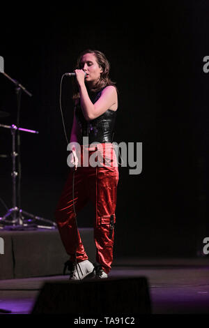 Alice Merton a présenté son premier album 'Mint' à l'Auditorium Parco della Musica à Rome. Banque D'Images