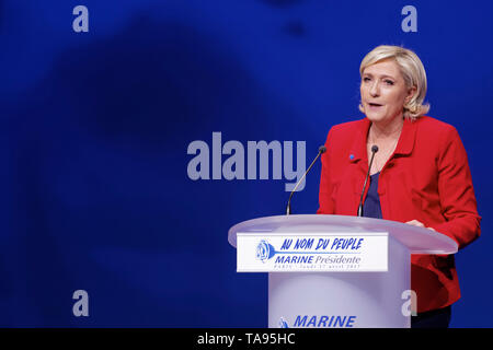 Paris, France. 14 avril, 2017. Marine Le Pen en Meeting au zénith le 14 avril 2017 à Paris, France.Credit:Veronique Phitoussi/Alamy Stock Photo Banque D'Images