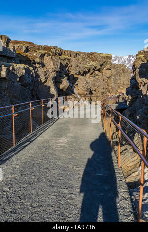 Gorge Almannagjá, une séparation entre la vallée du rift et de l'Amérique du Nord, les plaques tectoniques eurasienne dans Parc national de Þingvellir, Islande Banque D'Images