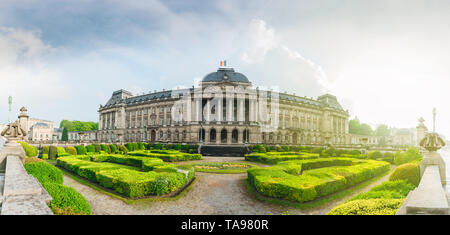 Le Palais Royal de Bruxelles d'une belle journée d'été Banque D'Images