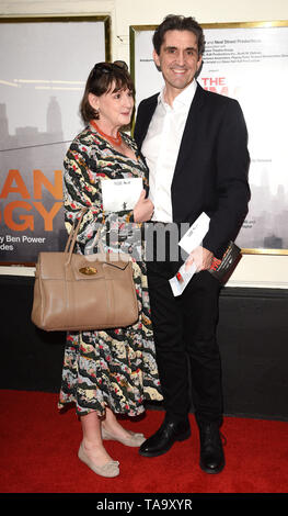 Londres, Royaume-Uni. Heidi Thomas, Stephen McGann à la Lehman Trilogy Appuyez sur nuit lieu au Piccadilly Theatre, Denman Street, London le mercredi 22 mai 2019 mai 2019 Ref : CMT392-J4931-230519 Vivienne Vincent/Monument des médias. . Banque D'Images