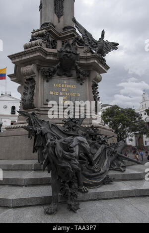 Monument à l'indépendance, dans le centre du quartier historique de Quito en Équateur. Banque D'Images