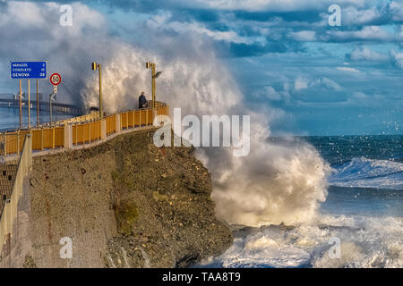 Italie Ligurie Celle Ligure - entre 29 et 30 octobre 2018, l'enchaînement d'une série de causes naturelles telles que la pression atmosphérique, le vent et un front perturbé a créé le 'perfect storm', donnant lieu à ostro les vents jusqu'à 190km/h et des vagues jusqu'à 10 m de haut. Il s'agissait d'une dévastation totale qui a déferlé sur toutes les côtes de la Ligurie. Les personnes âgées ne me souviens pas d'un événement de cette taille. Banque D'Images