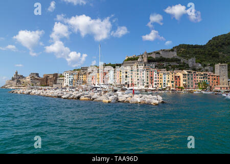 Portovenere o Porto Venere est un municipio italiano de 3,990 habitantes de la provincia de La Spezia. Se encuentra en la costa de Ligurie, sobre el m Banque D'Images