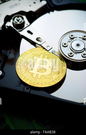 Bitcoin sur un disque dur. Banque D'Images