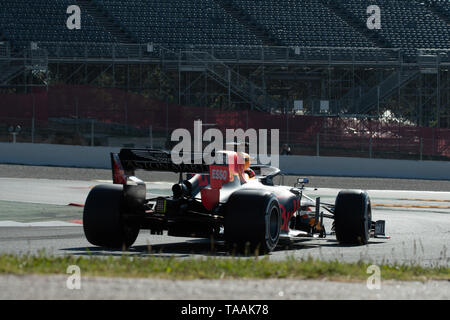 Barcelone, Espagne, 14 mai 2019 - Pierre Gasly de France avec 10 Aston Martin Racing Red Bull en piste à la mi-saison au test Circuit de Catalunya. Banque D'Images