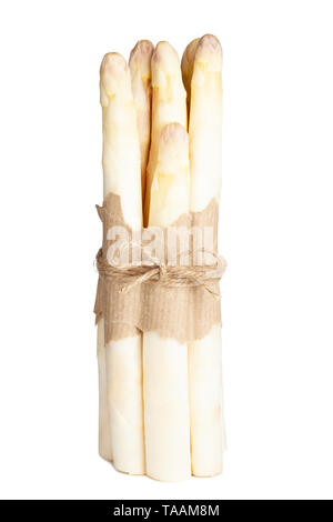 Asperges blanches fraîches isolées sur fond blanc Banque D'Images