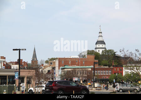 L'espace du marché dans le centre-ville d'Annapolis, avec vue de la Maryland State House à l'arrière. Annapolis, MD, USA. Banque D'Images