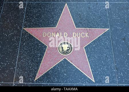 LOS ANGELES, USA - 5 avril 2014 : Donald Duck étoile au célèbre Walk of Fame à Hollywood. Hollywood Walk of Fame propose plus de 2 500 étoiles avec ins Banque D'Images