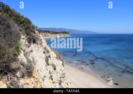 Californie, États-Unis - vue de la côte du Pacifique à Malibu. Point Dume State Beach. Banque D'Images