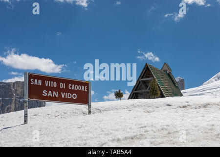 Eglise de Saint Giovanni Gualberto (Chiesa di San Giovanni Gualberto) à Passo Giau, Dolomites, Italie Banque D'Images