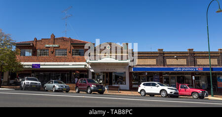 Les bâtiments anciens montrant l'architecture victorienne et édouardienne du tournant du 20e siècle dans la ville de rual Uralla, New South Wales, Australie Banque D'Images