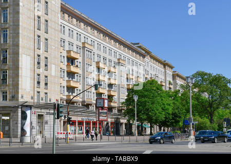 Les maisons d'habitation, l'architecture, Karl Marx avenue, Friedrich's Grove, Berlin, Allemagne, Wohnhäuser, Architektur, la Karl-Marx-Allee, Friedrichshain, Deuts Banque D'Images