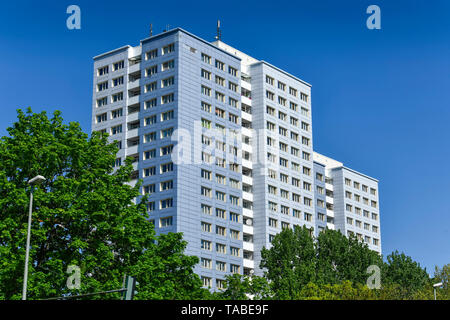 Maison d'habitation, la rue de l'autorité locale de Paris, quartier Friedrich's Grove, Berlin, Allemagne, Wohnhaus, Straße der Pariser Kommune, Friedrichshain Banque D'Images