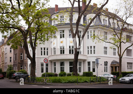 Chambre à l'angle de la rue Wilhelmstraße / Bodinusstrasse dans le quartier Riehl, Cologne, Allemagne. Haus an der Ecke Wilhelmstraße Strasse / Bodinusstrass Banque D'Images